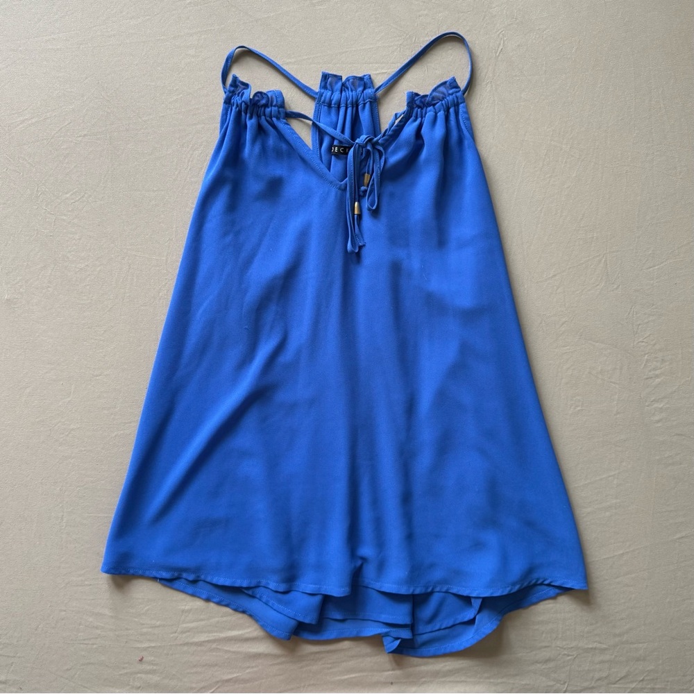 Decker Silky Double Layered Keyhole Tank